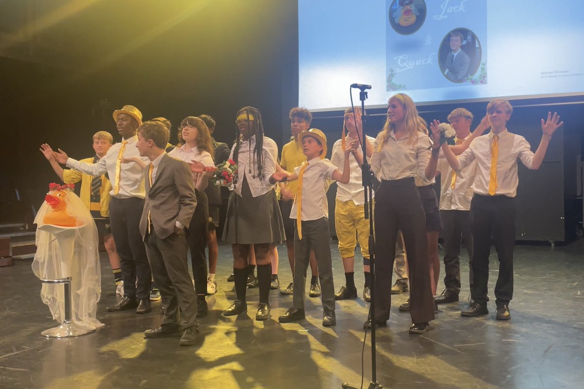 ElthamMoffat's tweet photo. HOUSE SINGING: Moffateers you absolutely rocked today! ‘Marry You’, performed with fun, humour and happiness. You made everyone smile. Well done soo proud of you all. 2nd place! 🐤🐤🐤 https://t.co/8IKQqdR954