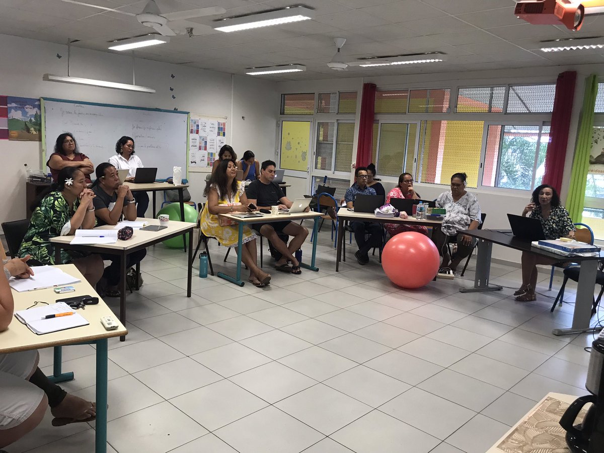 Circo03Faaa's tweet photo. Ouverture du Plan Français par la pilote de circonscription @Fk84321294, pour les enseignants de #CE1 
@EducationTahiti https://t.co/UezsbnnR7J