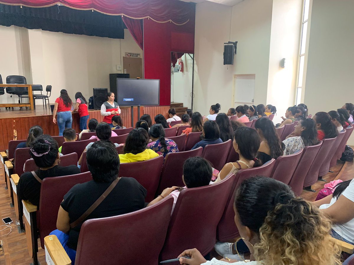 ElizaMabelVega1's tweet photo. #MIESZona4| En el marco de cooperación MIES-ULEAM Extensión Bahía, dentro del programa #ImpulsoVioleta se llevó a cabo las escuelas de Empleabilidad y Autoempleo a 45 mujeres emprendedoras del bono de desarrollo humano, recibiendo técnicas en marketing digital como herramienta. https://t.co/IebAtivMjd