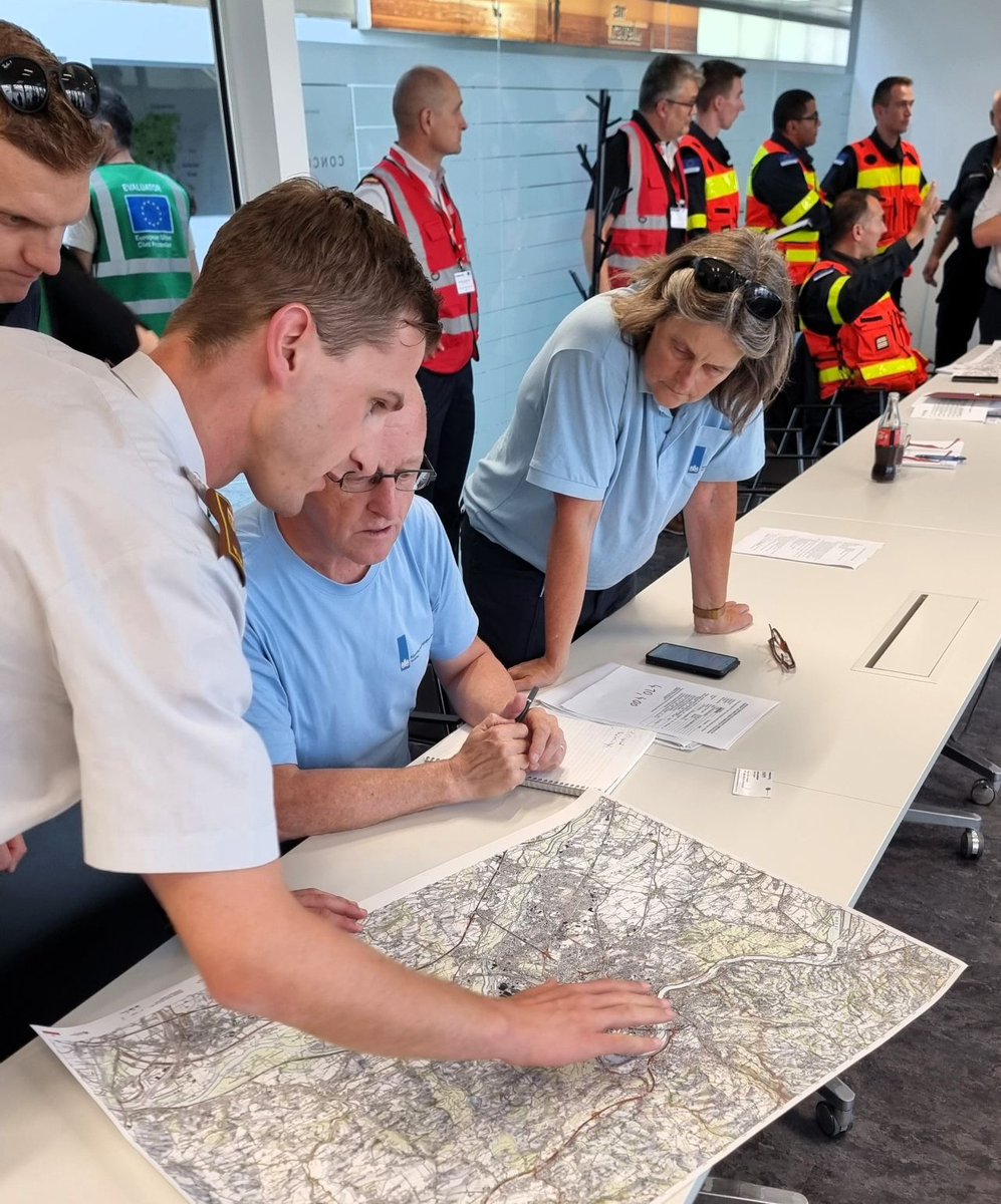 CoE_CERIDES's tweet photo. Exercise Day 1 #FORMATEX23 : International assistance arrived as foreseen for this @eu_echo #UCPM #Natech Full-Scale Exercise taking place in #Linz🇦🇹 Co-director of @CoE_CERIDES @EuropeanUniCy Dr. Christos Dimopoulos is following the Romanian Team as their assigned #Evaluator https://t.co/uuumPDSwQl