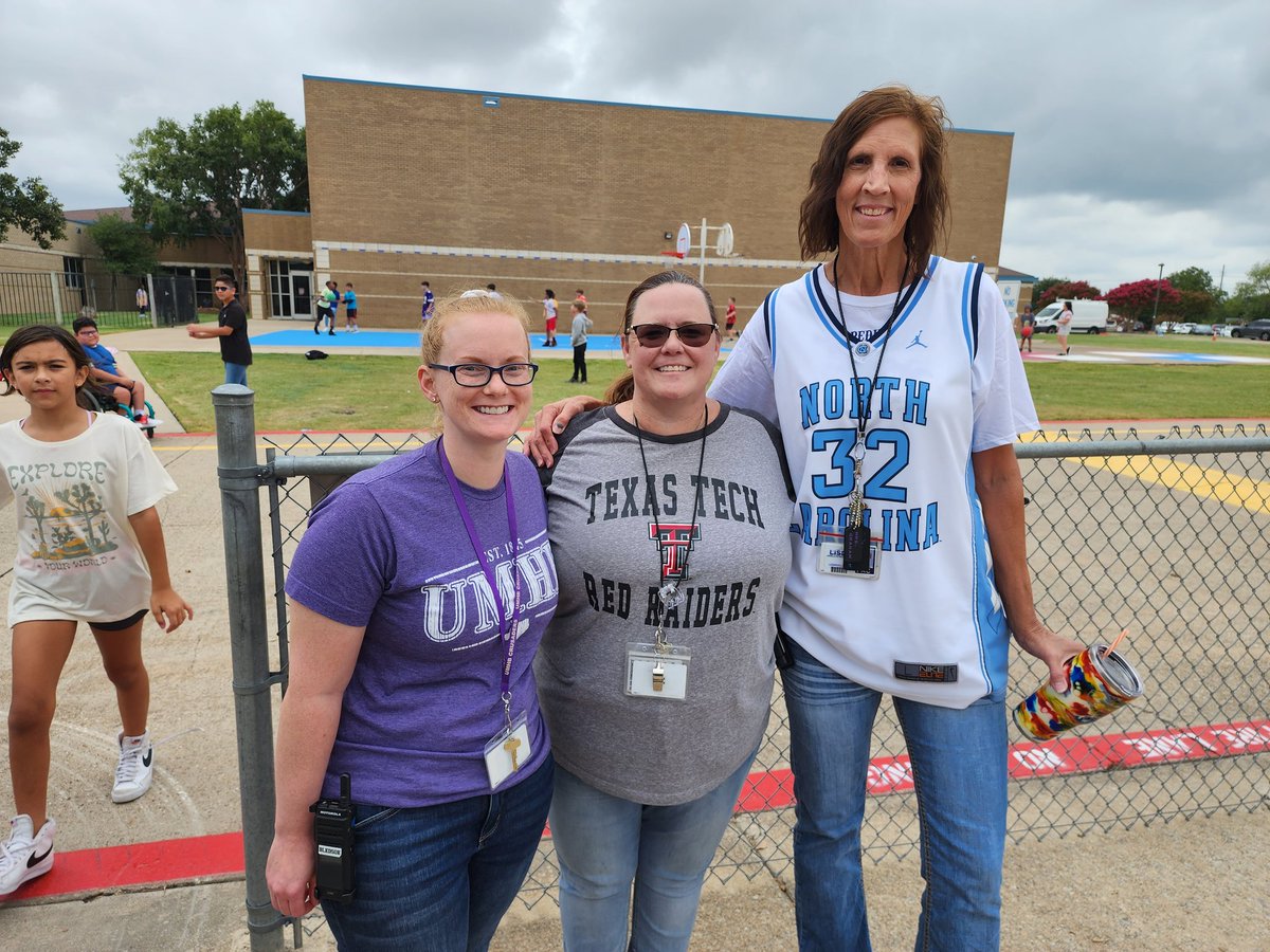 JMooretx's tweet image. Team Kindness is the best team! 💙 @lisdbekind #lisdbekind #OneLisd