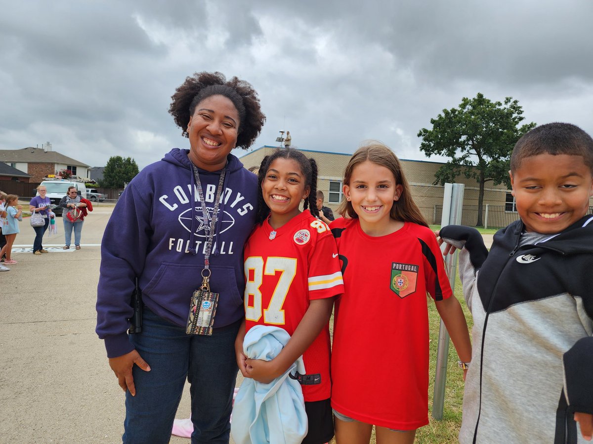 JMooretx's tweet image. Team Kindness is the best team! 💙 @lisdbekind #lisdbekind #OneLisd