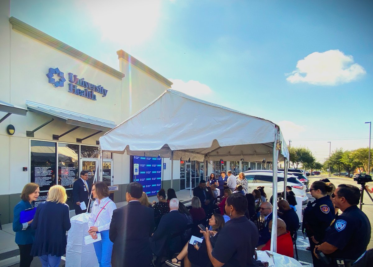 chooseconverse's tweet photo. We held a ribbon-cutting event for University Health for their new primary care clinic to Converse. Located off Crestway near Wal-mart, their new clinic will fill a need in our community by providing primary care services, including maternal-fetal medicine for high-risk women. https://t.co/Nzp6UeIh1y