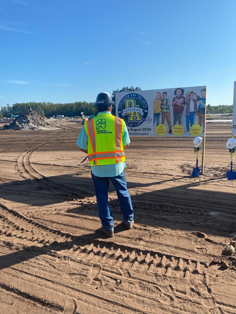 CreativeContInc's tweet image. It was a perfect day for the groundbreaking ceremony at the new Dayspring Angeline campus in Land O' Lakes! The new elementary school is now under construction and is slated for completion in 2024.

#creativelybuilt #buildingforeducation #pascoschools #DayspringAngeline