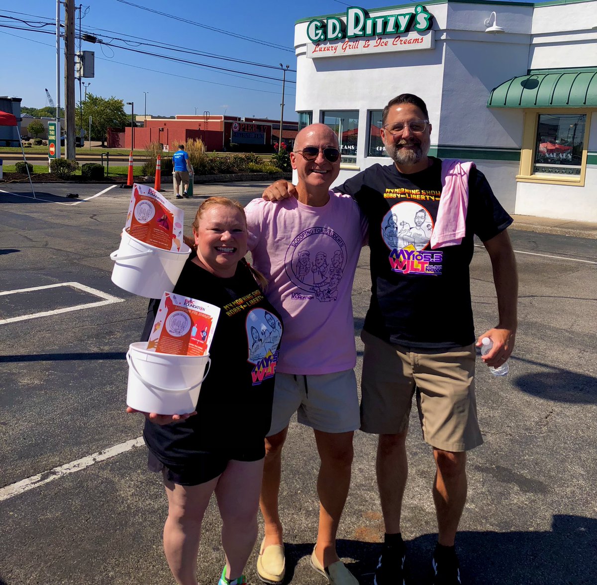 RonanRhodes's tweet photo. Come out to Ritzy’s 
Get some ice cream 
&amp; support Hangers
(my bucket is outside ☀️)

#evsc #hangers #ritzys https://t.co/uNUHYZkrQq
