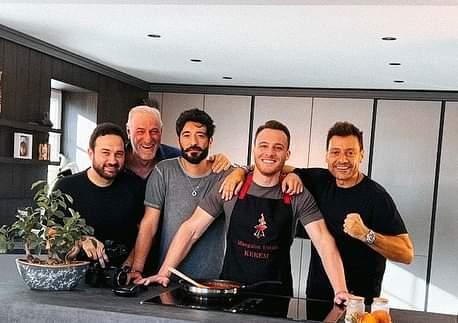 Cmvc_Bursin's tweet photo. How excited to see the bonsai that we gave you last year for your birthday. we see something of ourselves with you thank you, thank you for making my girls @menuts1 @magda_lluis and me so happy ❤️🪴
we love you @KeremBursin 
#KeremBürsin https://t.co/pL8rPdzetq