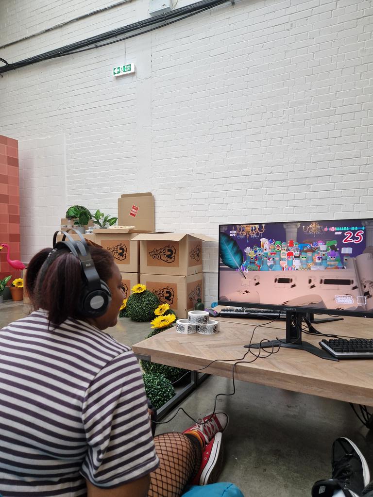 GreendotEmo's tweet photo. @WASDlive_ @MovingOutGame
#MovingOutgame #WASD https://t.co/7cINJtVYQn
