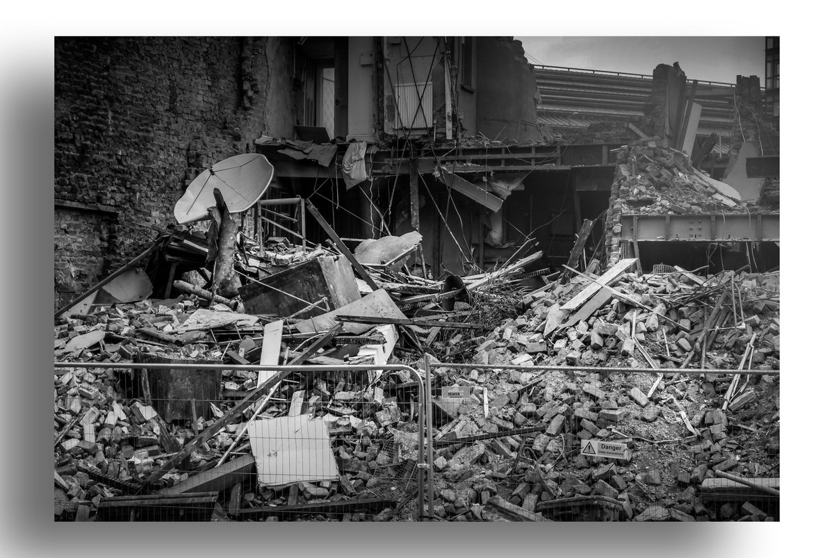 looptheloop5005's tweet image. Dirty satellite dish