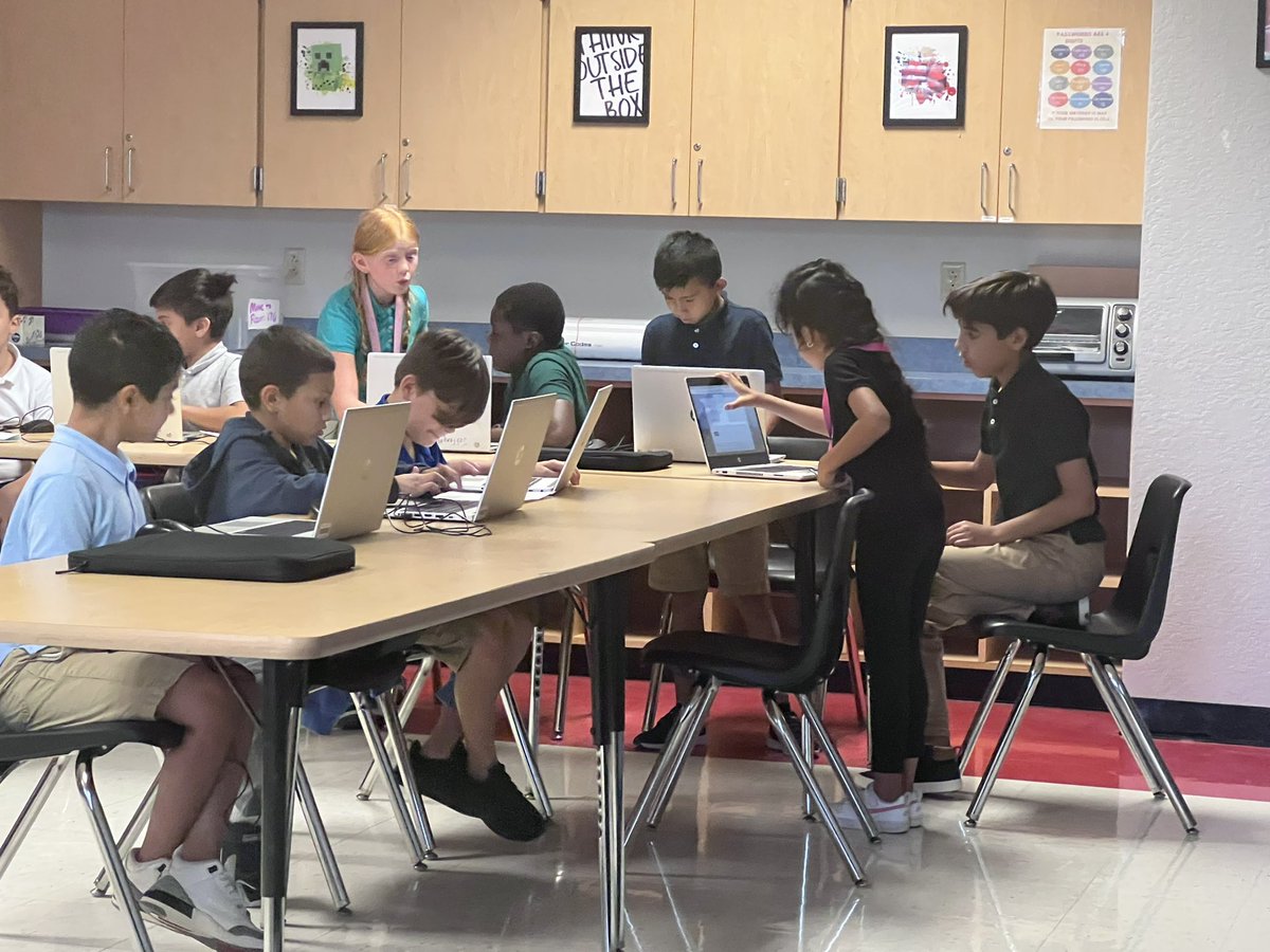 Michell01957241's tweet photo. Fourth grade @MDE_Stars using their leadership skills while turning in our first @AdobeExpress  projects! @CCPSPLII https://t.co/NhaZnlqQYy