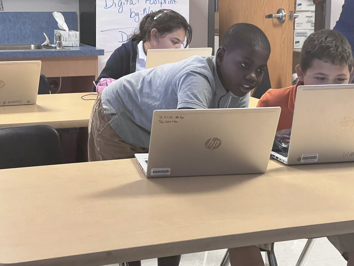 Fourth grade <a href="/MDE_Stars/">MDE_Stars</a> using their leadership skills while turning in our first <a href="/AdobeExpress/">Adobe Express</a>  projects! <a href="/CCPSPLII/">Collier PLII</a>
