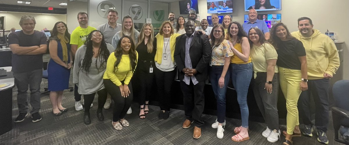KimHolt9's tweet photo. Today we celebrate @kenlemonWSOC9 for 25 years at @wsoctv 
A great journalist, a mentor to so many, and an all-around wonderful human. Cheers Ken, here’s to many more! https://t.co/2R6PsNclbD