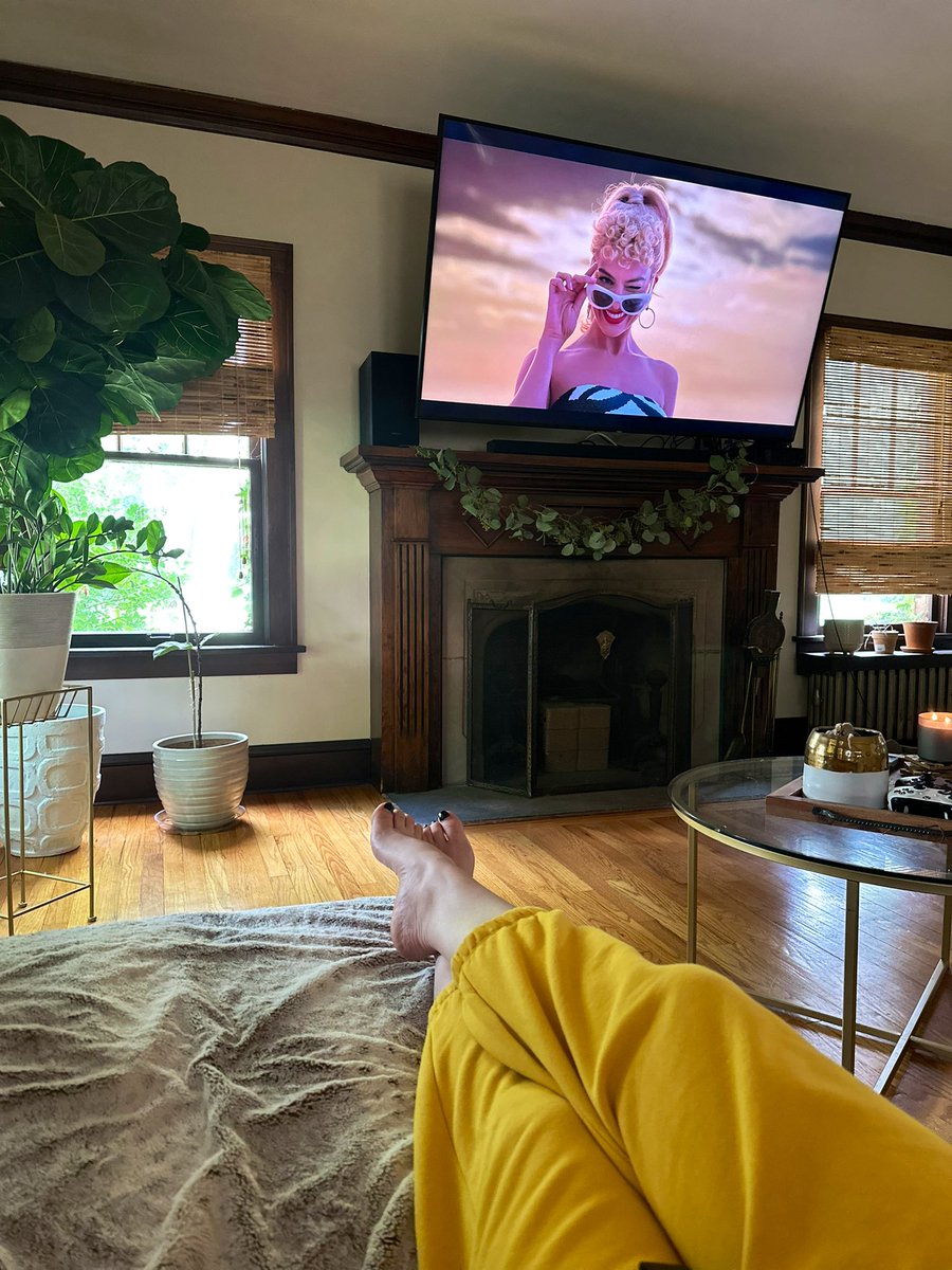 jenn_orourke_'s tweet photo. catch me watching the #Barbie  movie on loop for the foreseeable future💅🏼💖🎀🛍️ https://t.co/IiE94oBMlb