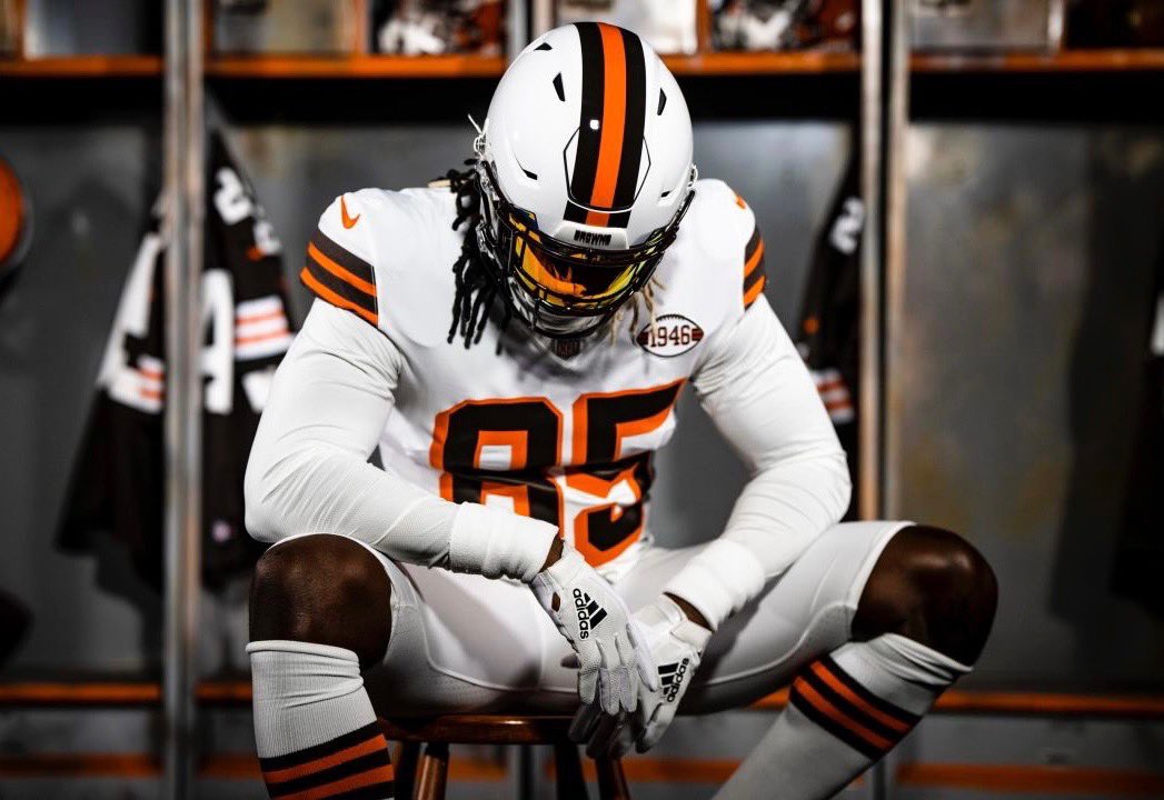 Browns are debuting their White-Out Series uniforms Monday night vs. the Pittsburgh Steelers.
