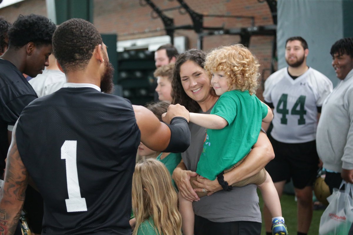 UAB_FB's tweet photo. It’s bigger than football 💚🎗️

It was an honor having Smile-A-Mile at practice today and we can’t wait to represent you on Saturday! 

#WinAsOne https://t.co/dH67QLHNF7