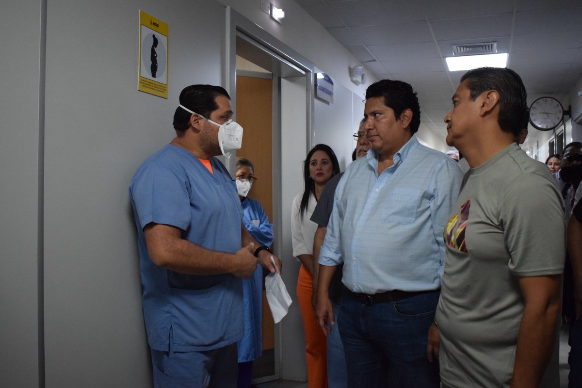 El día de hoy tuve la oportunidad de recorrer el Hospital del #IESS Manta junto a las autoridades de la casa de salud.

Las zonas de farmacia, rehabilitación e imagenología fueron de principal interés para corroborar el correcto funcionamiento del establecimiento y la adecuada