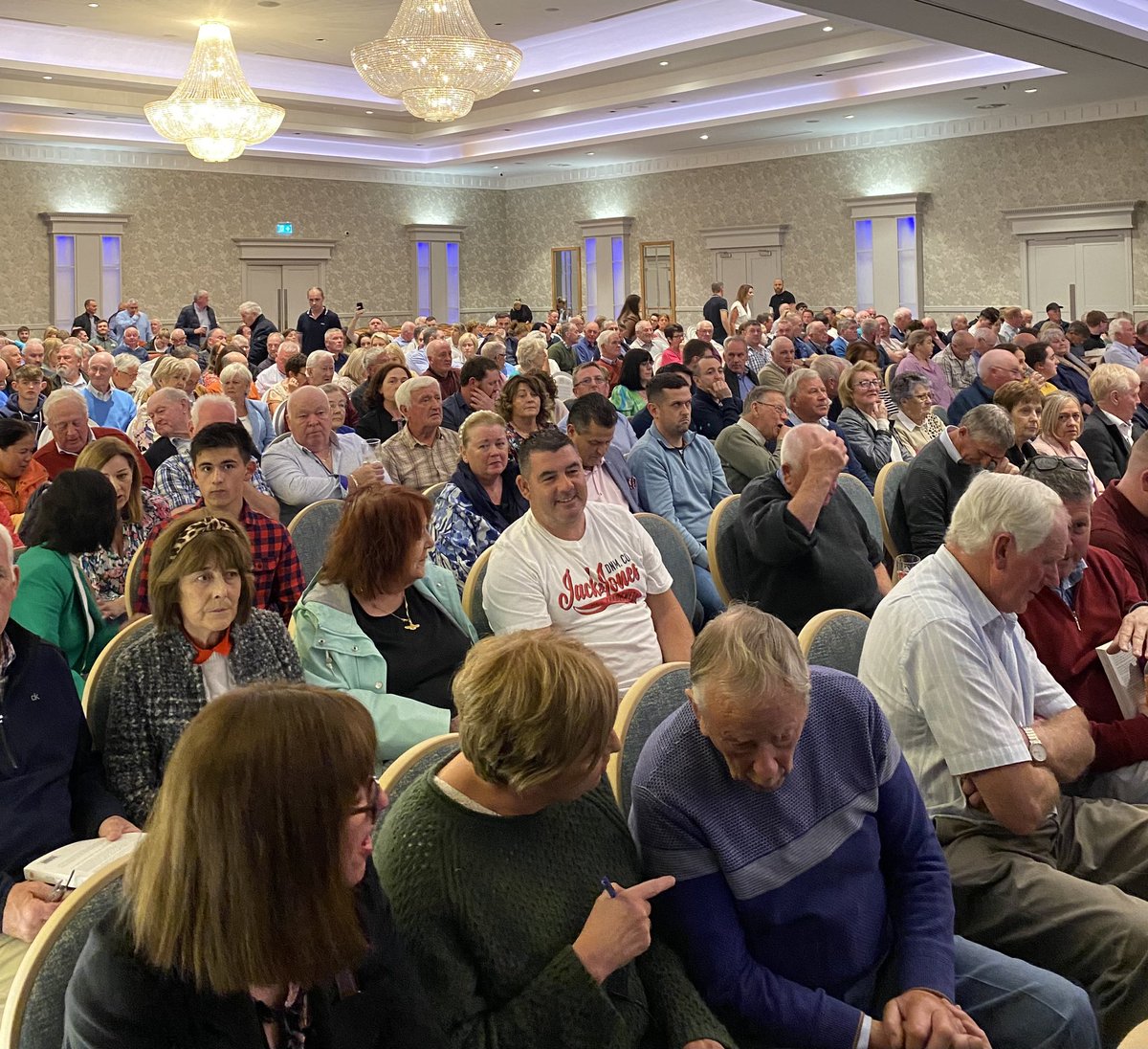 McHughSligo's tweet photo. Sean Quinn is greeted by huge crowd of supporters at book launch tonight in Slieve Russell hotel. #SeanQuinn #quinn #booklaunch. https://t.co/0dPk4kK8dO