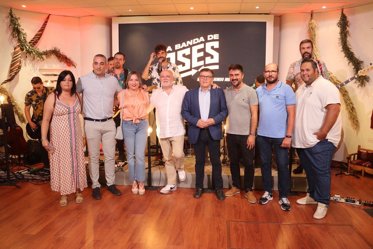 standjccmAB's tweet photo. El grupo musical Banda de Ases”, protagonista de la presentación del Festival “Pueblo en Mí” de #Ontur, en el estand de la Junta en la Feria de Albacete 2023, https://t.co/SG24WXQPQQ