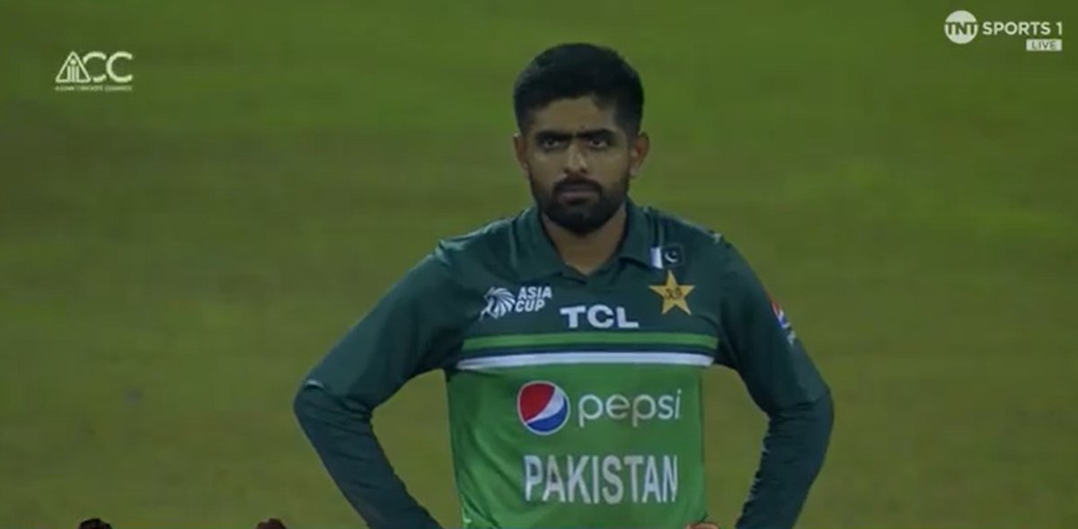 ZarghamCh7's tweet photo. Be a Babar Azam is not easy...🥺
#PAKvsSL #AsiaCup2023 # https://t.co/yiQGGEQu9N