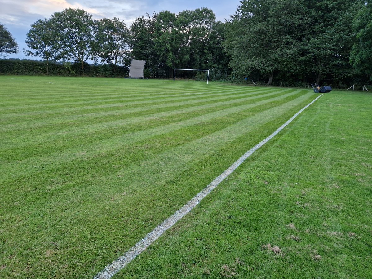 The new 9v9 pitch is looking fantastic in anticipation of the first home game of the new season. #stripes #justlikewembley @hdyfleague @EastRidingFA @Teamgrassroots_