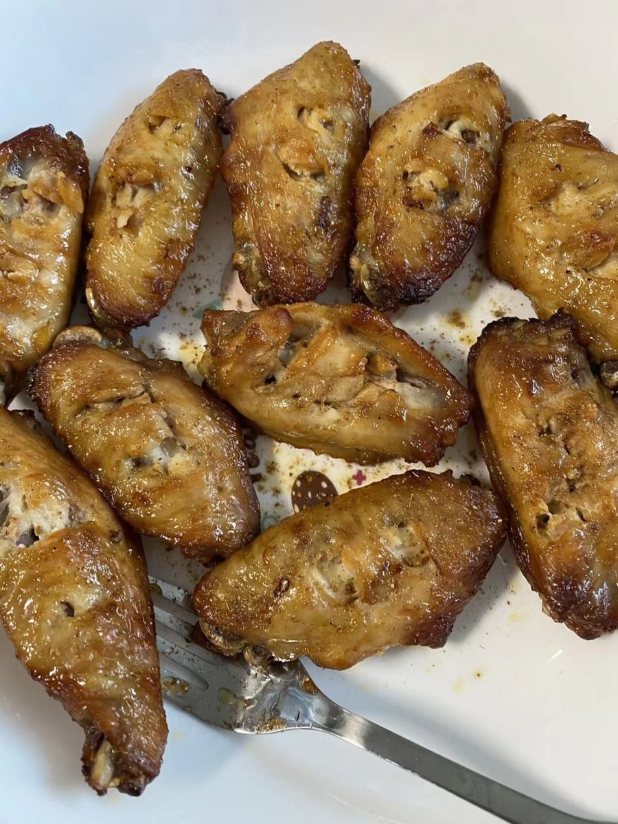 RodeLipb's tweet image. Homemade chicken wings taste great