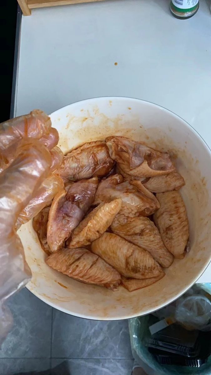 RodeLipb's tweet image. Homemade chicken wings taste great