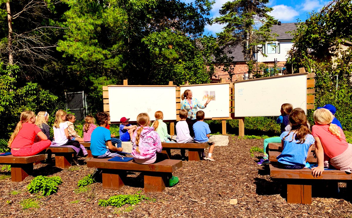 teach__collins's tweet photo. What a beautiful day for taking our language outside! @ForestHillPS @SCDSB_Schools https://t.co/uktBnT57k4