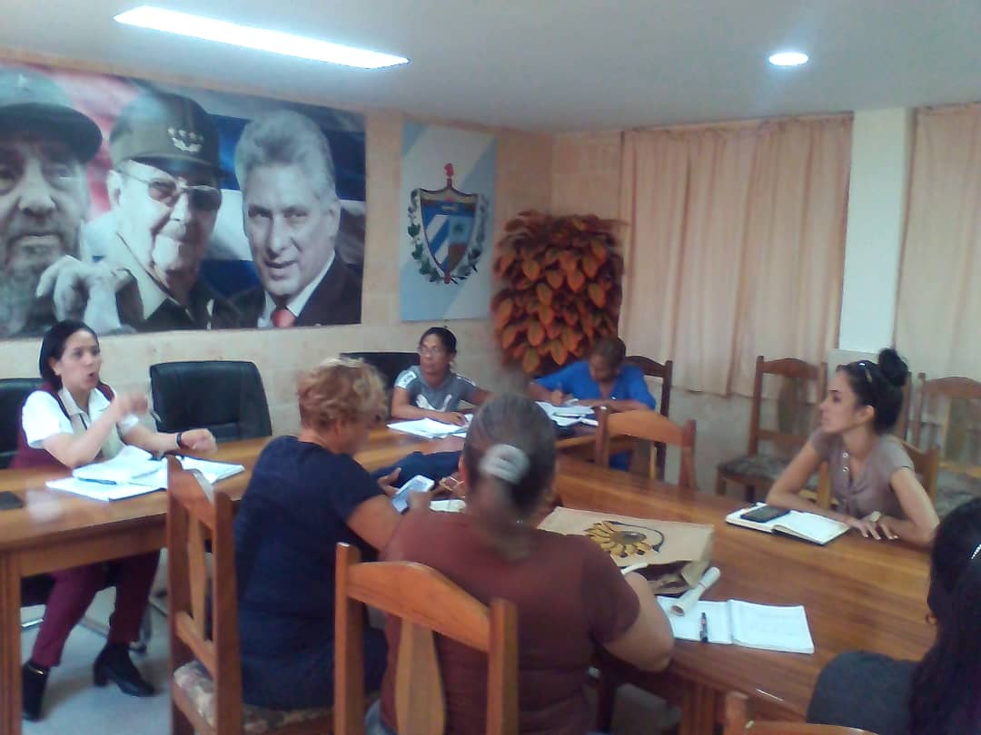 Sesionó un encuentro del Grupo Temporal de trabajo sobre la Bancarización de la Sociedad,donde se realizó una rendición de cuentas sobre el trabajo realizado hasta la fecha,se analizó la situación de los depósitos de entidades y se revisó el estado actual del comercio electrónico