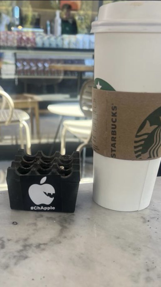 farkindalog's tweet photo. #ChApple - #Apple war is loading… https://t.co/huVFE3Ph5u
