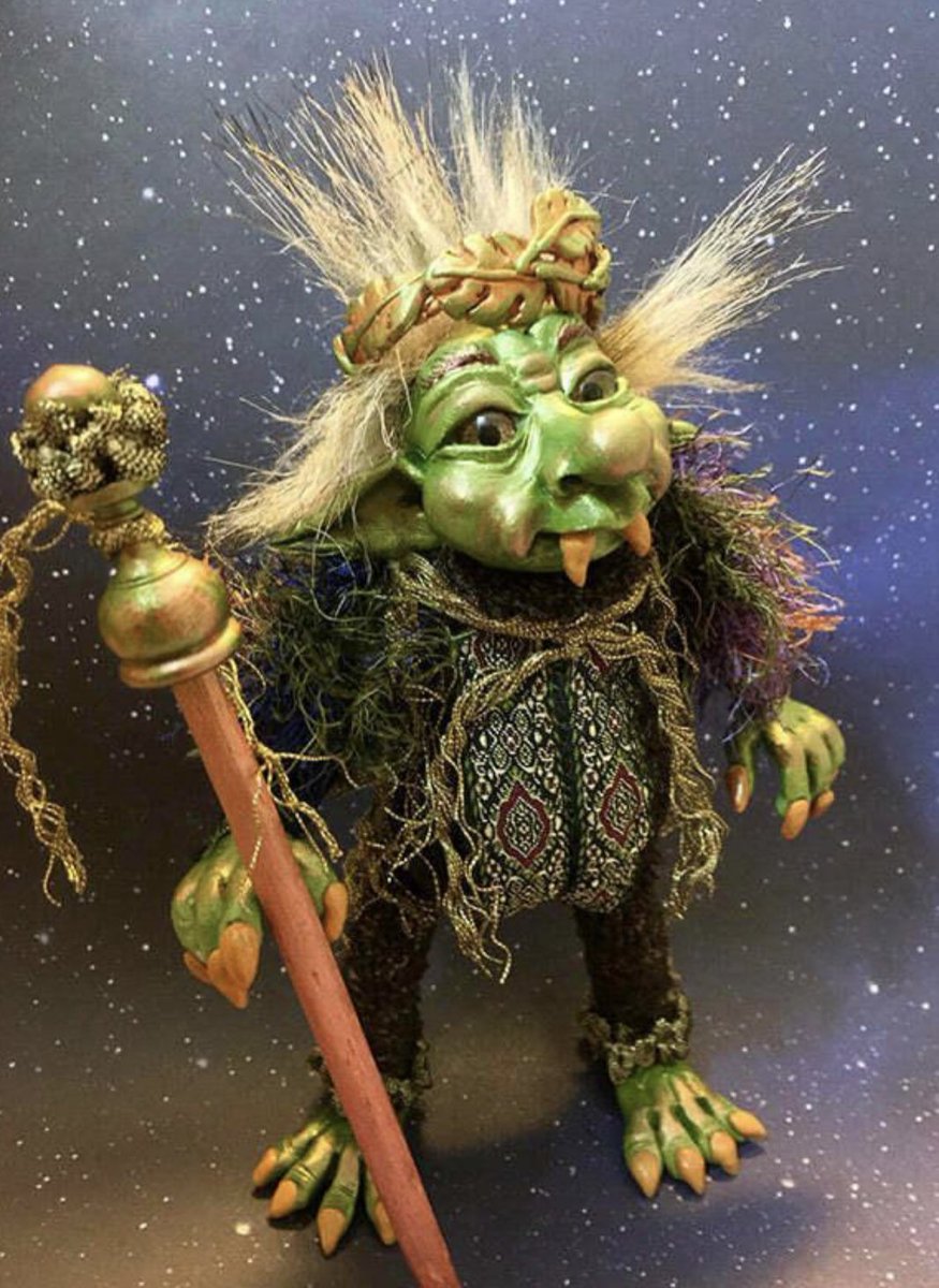 Globlindorf, a #goblin guardian of the Full Moon Forest, made by Tricia Lancia of  @poppenmoon 
B+ Grade!
#Tricialancia #poppenmoon #fullmoonforest #polymerclay #statue #figure #crafts #wizard #handmade #diy #funnylittleguy #notracistliketheotherone #goblingrader #bgrade