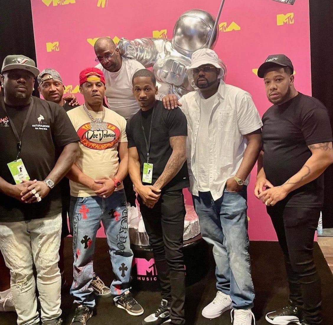 g0atalexis's tweet photo. It’s 2nd hand embarrassment seeing this. I don’t think Cardi B is scared of Nicki Minaj or the Isley Brothers💀 https://t.co/amuVjwSfz2