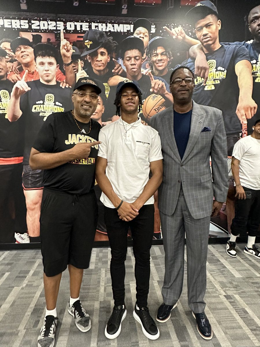 Dennis3DScott's tweet photo. @1tjaee @JerrodMustaf1
Welcome to the Flats! #BuzzIsBack https://t.co/faSck6KC10