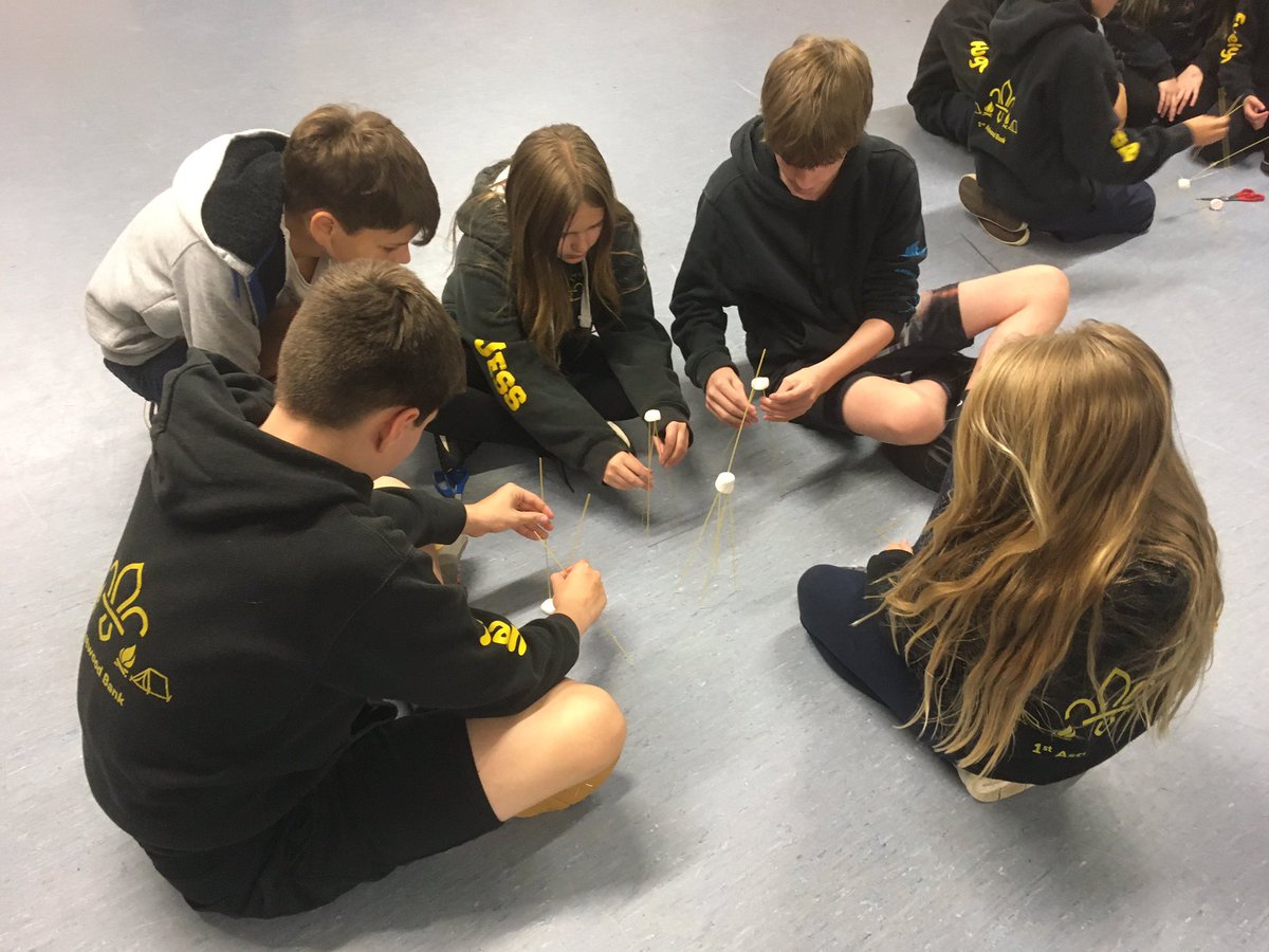 1stAstwoodBank's tweet image. First meeting of term focused on #kindness &amp;amp; #fairness. Teams competed to build a spaghetti challenge but were resources shared fairly? #ScoutValues