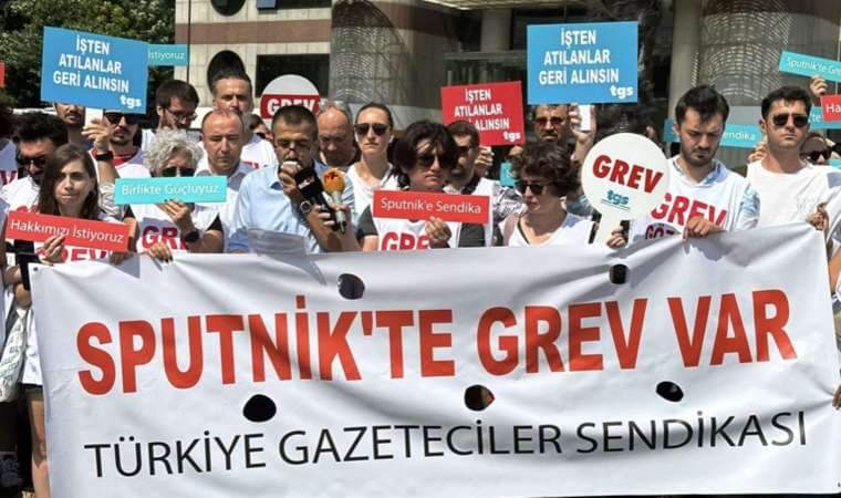 kurtuluspartisi's tweet photo. Zafer Direnen Emekçilerin Olacak
Gasp edilen hakları için direnen işçilerle dayanışmadayız
#SputnikGrevde
#İşçiDüşmanıAgrobay
#TrendyolDepoDireniyor
#MadenİşçisiDireniyor

https://t.co/np2gEhYw1z https://t.co/pJbkg4VXTY