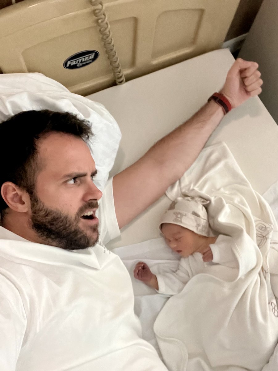 thekitze's tweet photo. turns out, all the cheesy cliche things about babies are true. I cried my eyes out over the last two days. I love her more than life https://t.co/YlFGjhlWSD