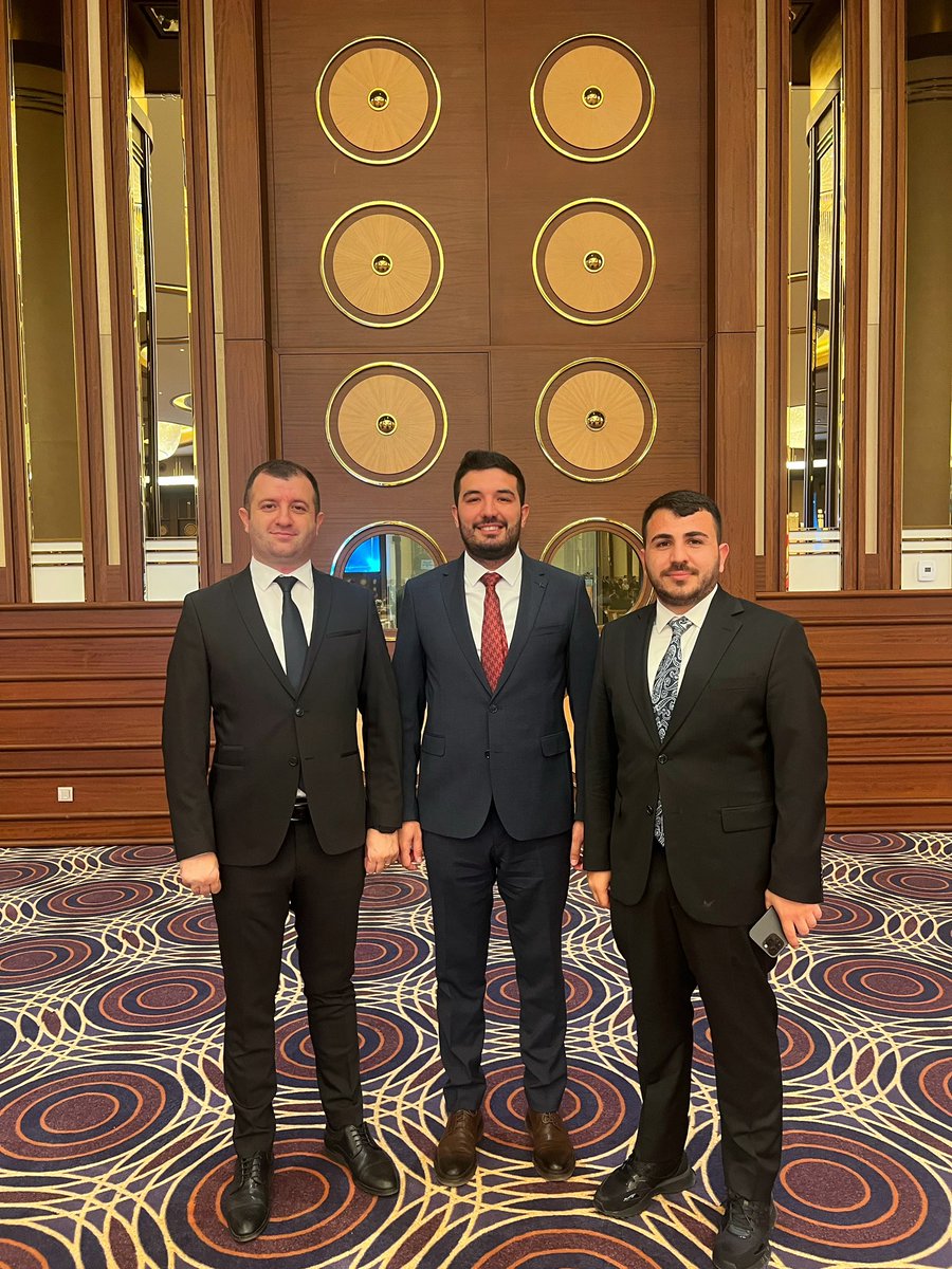 cemalyeniacun's tweet photo. AK Parti Genel Merkez GK Ekonomi Ve Mali İşler Başkan Yardımcısı Eyüp Cenap Kadıoğlu ve Antalya İl Gençlik Kolları Başkanımız Niyazi Alkan ile Cumhurbaşkanımız Sn. Recep Tayyip Erdoğan’ın katılacağı Gençlik Buluşması için Cumhurbaşkanlığı Külliyesindeyiz.. https://t.co/XbXEsGGxcz