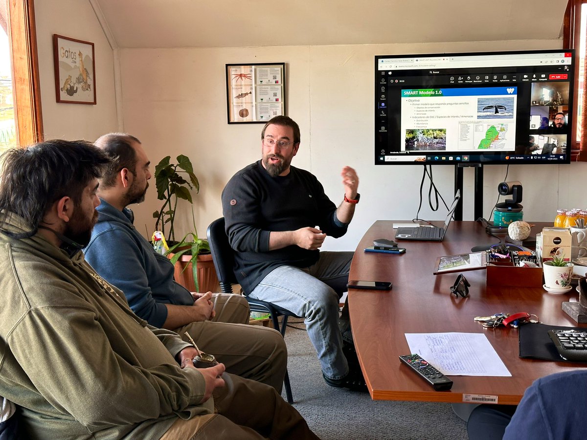 Esta tarde, se realizó el cierre del curso “Monitoreo Participativo con Operadores Turísticos” realizado por @MMAChile , @WCS_Chile , @conaf_magalla y @sernapesca 🌊 En la jornada, se capacitó sobre el uso de la plataforma SMART y como mejorar la recopilación de datos en terreno.