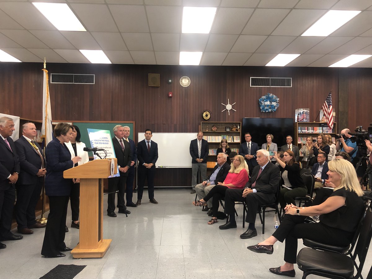 AnneMahoney's tweet photo. Welcome back to Quincy, Gov. Healey, LG Driscoll, and @projectbread! Wonderful to celebrate state action on free lunches for all students. As a former School Committee member and proud mom of 3 QPS grads, our students' well-being is a priority dear to my heart. #mapoli https://t.co/kut8FBBeki