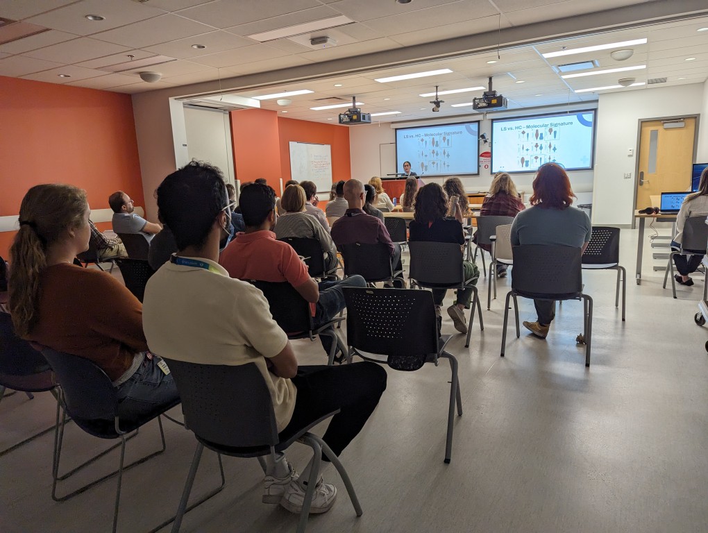 Our IDIDH Trainee Seminar Series launched successfully, fostering an engaging atmosphere for knowledge sharing.
Lauren Khoury, from the Netchiporouk lab, presented her latest findings on inflammatory skin disorders
Thank you to all who attended, whether in person or virtually.