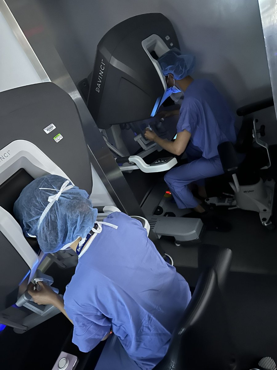 NYU Langone General Surgery Residency (@nyugsom_surgres) on Twitter photo PGY4, Mirhee Kim teaching GU intern, Vyom Sawhney suturing on the robot today! <a href="/vyomsawhney1120/">Vyom Sawhney, MD, MPH</a> <a href="/nyugrossman/">NYU Grossman School of Medicine</a> PGY4, Mirhee Kim teaching GU intern, Vyom Sawhney suturing on the robot today! <a href="/vyomsawhney1120/">Vyom Sawhney, MD, MPH</a> <a href="/nyugrossman/">NYU Grossman School of Medicine</a>