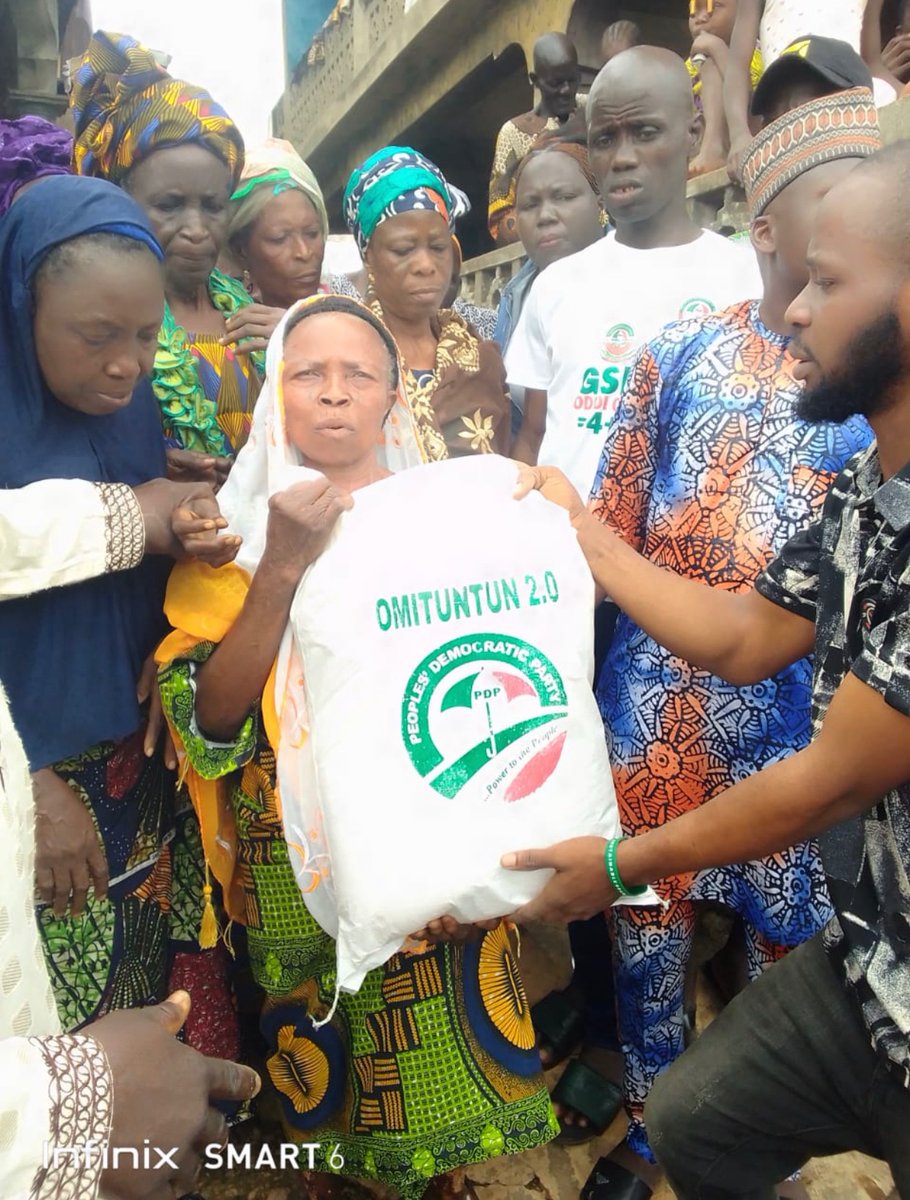 1611Praise's tweet photo. @Olayemisugar01 God bless you Oyo state Governor. 
IbadanNorthwest. 
#seyimakinde https://t.co/cBYfJWSscn