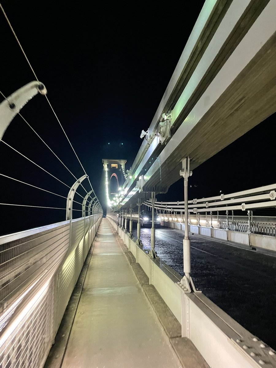 Amranneey's tweet photo. Suspension bridge at night 😍 https://t.co/mtz1RV0meg