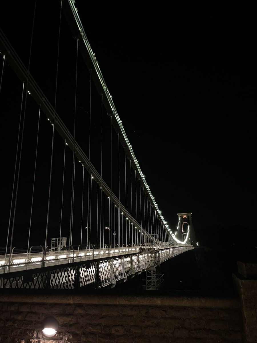 Amranneey's tweet photo. Suspension bridge at night 😍 https://t.co/mtz1RV0meg