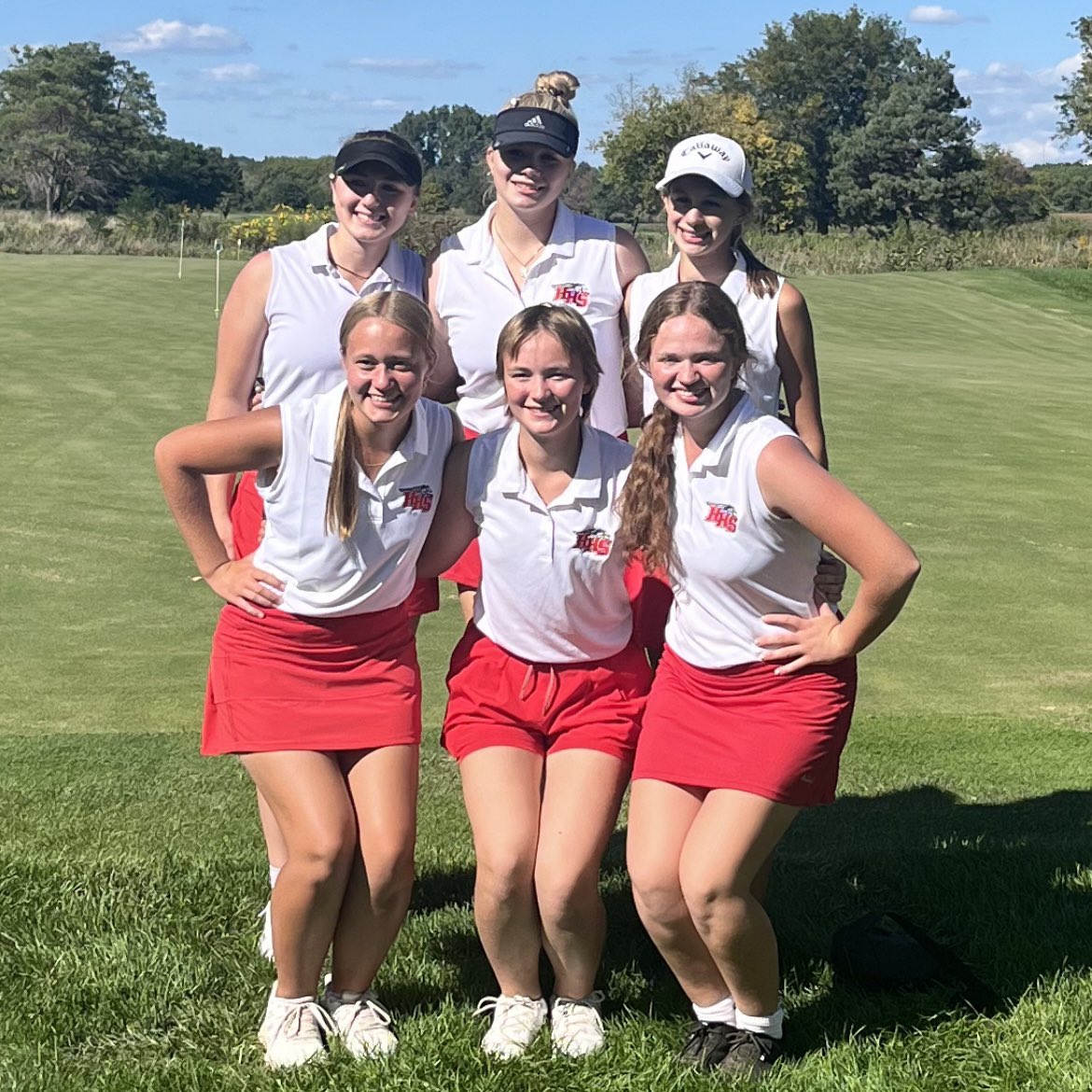 MrsStarnes158's tweet photo. The HHS girls golf team took 3rd at the McHenry County Invite (aka the Ann Christiansen Invitational). Both Aubrey Dingbaum (82) and Maddie Sloan (90) were medalists! Way to go ladies! ⛳️ @HHS_Athletics1 @hhsladiesgolf https://t.co/rVazz5DlwH