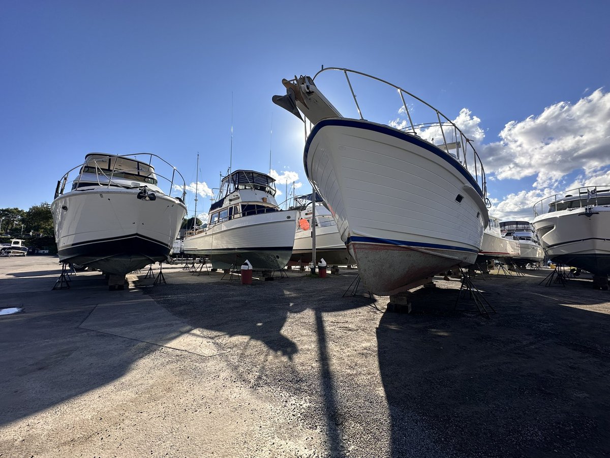 JMichaelsNews's tweet photo. Spring Point Marina in Portland, ME has removed 450+ boats from the water ahead of #Lee - an important job ahead of what will be an impactful coastal storm. Maine impacts from Friday night through Saturday night. 

@weatherchannel is live ahead of the storm to keep you informed. https://t.co/TYSRvoGeoD