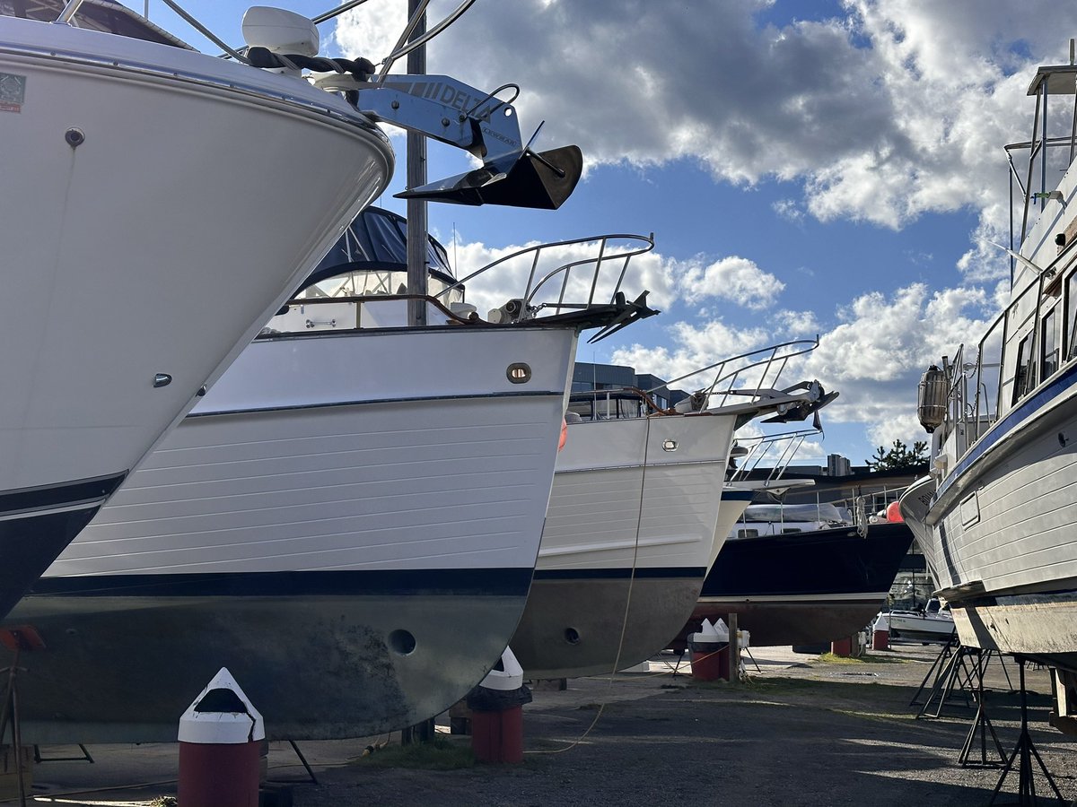 JMichaelsNews's tweet photo. Spring Point Marina in Portland, ME has removed 450+ boats from the water ahead of #Lee - an important job ahead of what will be an impactful coastal storm. Maine impacts from Friday night through Saturday night. 

@weatherchannel is live ahead of the storm to keep you informed. https://t.co/TYSRvoGeoD