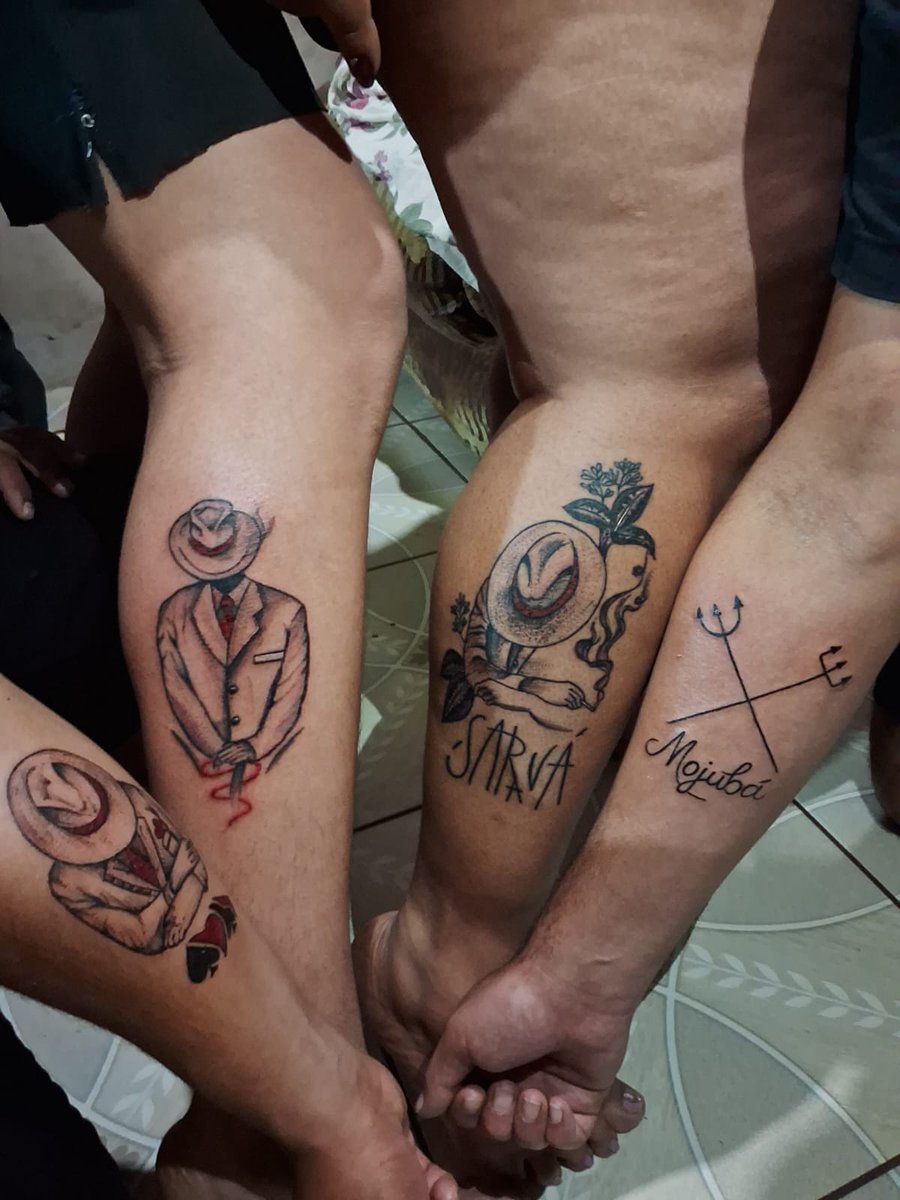 OrixaEncantado's tweet photo. 4 Amigos se reúnem e fazem tatuagens em homenagem a Umbanda e entidades! https://t.co/InktTlTIGP