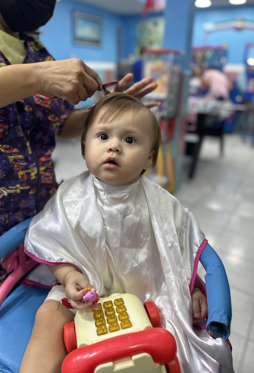 Hoy fue el primer corte de mi ahijada preciosaaaa, no puedo con tanto 🤤🤩😍🥰🤩😍