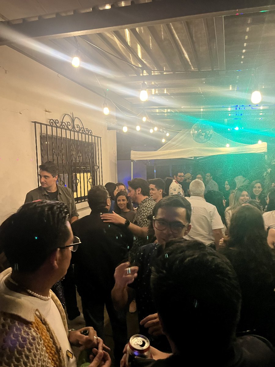 Jueves. Publicis WW.