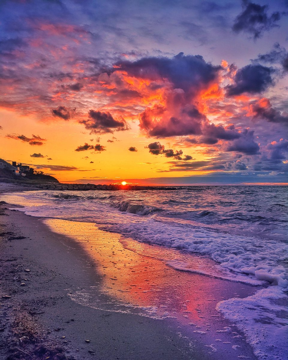 Capecodgrl4life's tweet photo. Launching my new X account with my most popular Instagram photo -- honestly hoping it will get me some followers here. Hehe. Unfortunately I couldn't spell out 'girl' in my username because of the 14 character maximum. 🥲 
#sunsets  #naturelovers  #capecod https://t.co/9bUbPtdr8j