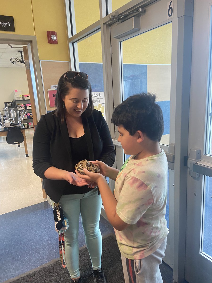 What a great turn out for Open House! We love our Clear Spring Elementary family!! #todayincomal @SarahCSESAP